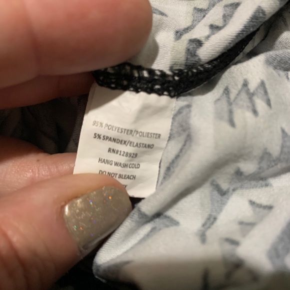 Take 50% OFF Aztec Microfiber leggings - Picture 3 of 3